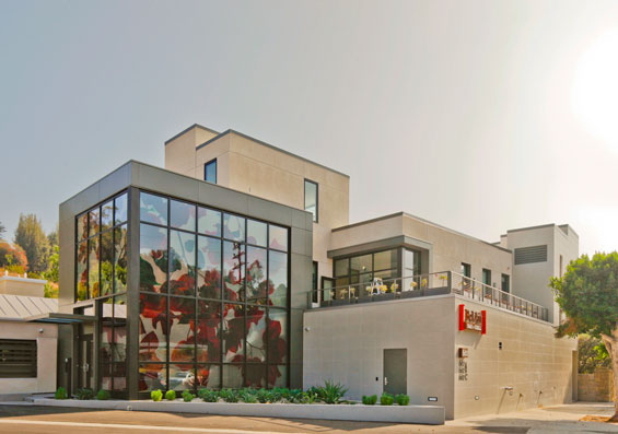 Bel Air Bar & Grill sports a new look. Photo by Benny Chang, Fotoworks, Inc.