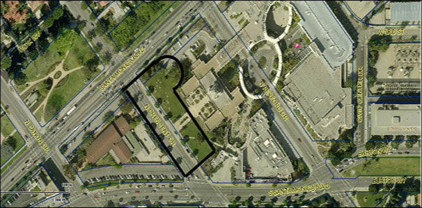 Black outline shows footprint of Crescent Drive Garage, sandwiched between old Beverly Hills Post Office on left, and Beverly Hills City Hall on right. Construction required closure of Crescent Drive between Big and Little (North & South) Santa Monica Blvds.