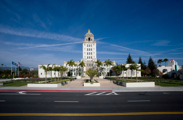 View of the Beverly Hills City Hall landscaping after the Crescent Drive Garage project. The unavoidable demolition of the front lawn provided an opportunity to create a more stylish “first impression” for the city.
