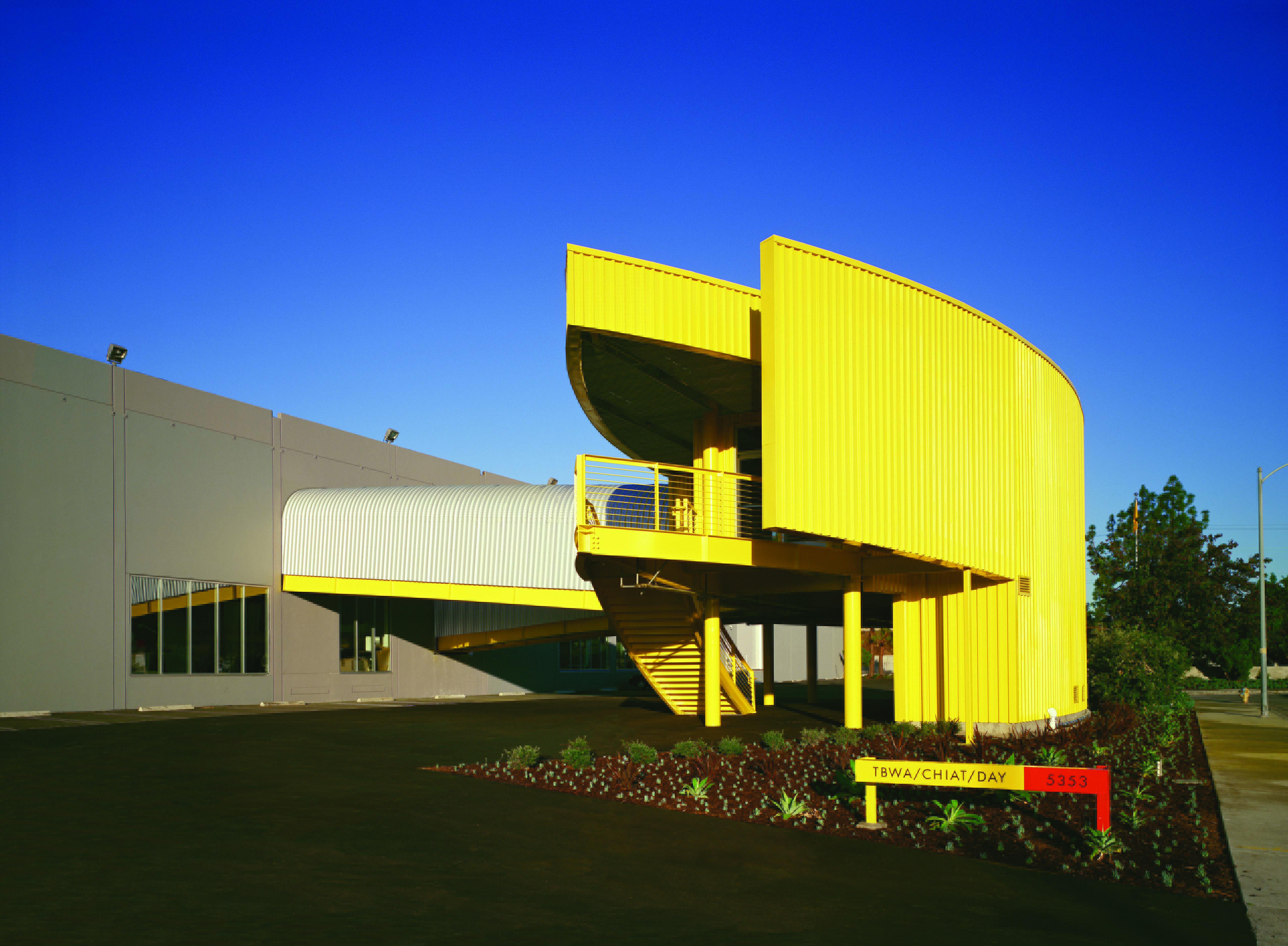 Chiat Day Exterior Front Yellow MATT Construction
