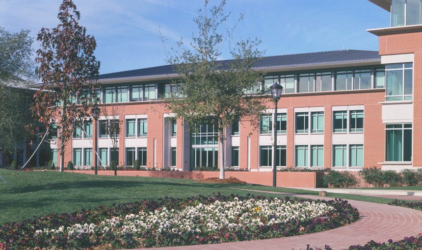 MATT Construction Dole World Headquarters Exterior Front landscaping