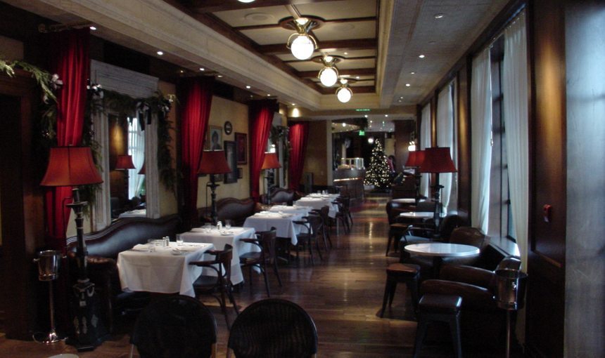 MATT construction Kendall's Brasserie Interior Dining area
